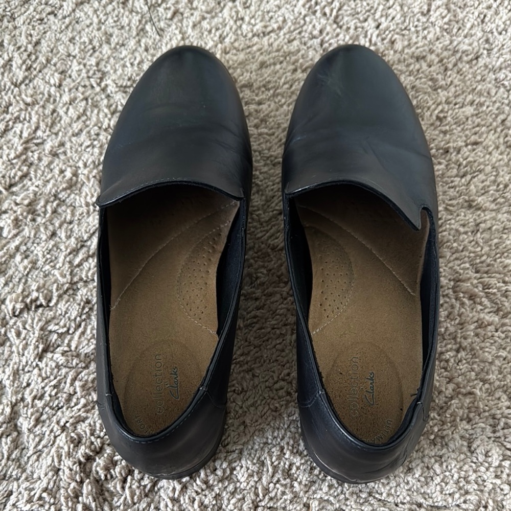LAST ACT | LIKE NEW | Clarks Black Leather Slip-On Loafers